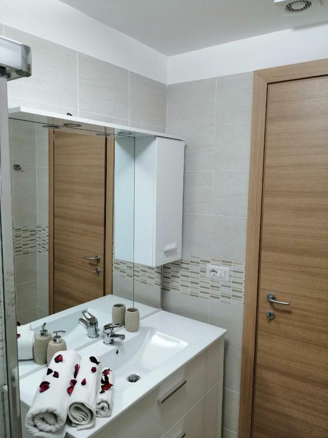 Apartament Ad Un Passo Dal Duomo "2" Neapol Zewnętrze zdjęcie