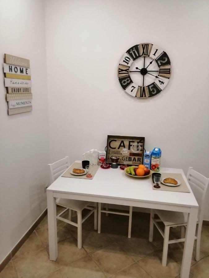 Apartament Ad Un Passo Dal Duomo "2" Neapol Zewnętrze zdjęcie