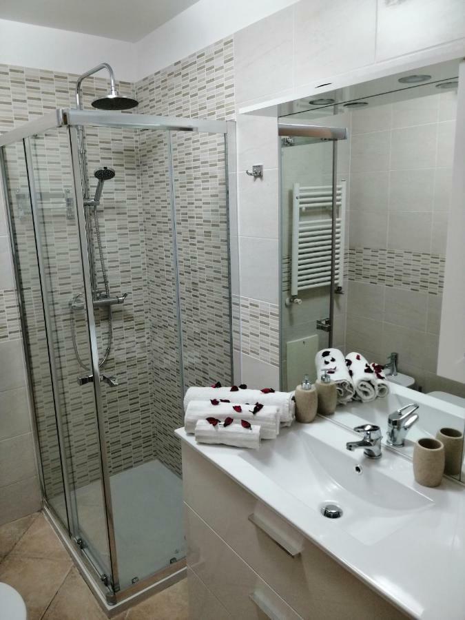 Apartament Ad Un Passo Dal Duomo "2" Neapol Zewnętrze zdjęcie
