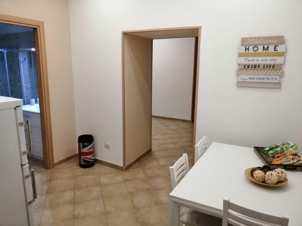 Apartament Ad Un Passo Dal Duomo "2" Neapol Zewnętrze zdjęcie