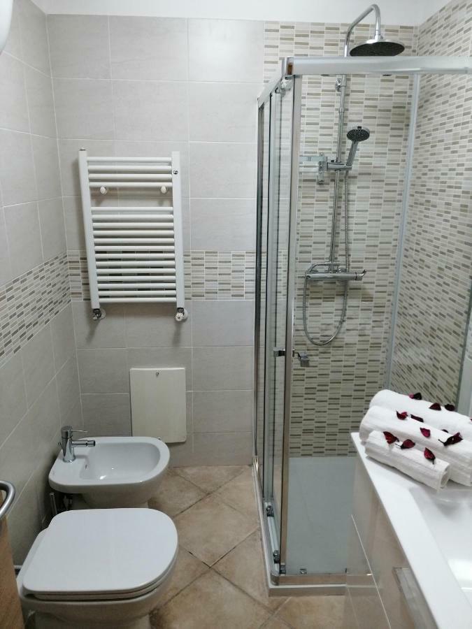 Apartament Ad Un Passo Dal Duomo "2" Neapol Zewnętrze zdjęcie